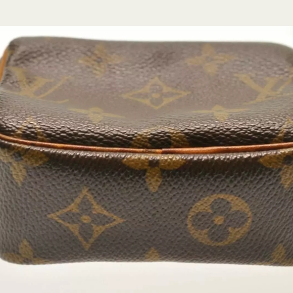 Louis Vuitton Wapity Pouch - Picture 4 of 12